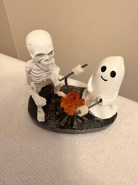New Halloween Skeleton and Ghost Bonfire Light Up Figurine, USB Power, Resin